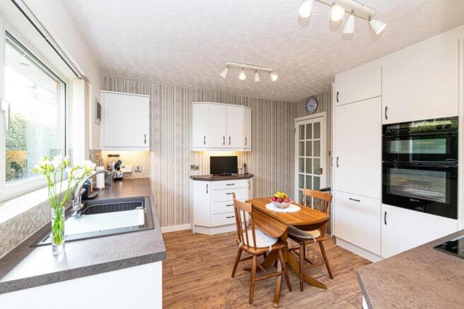 Kitchen/Breakfast Ro