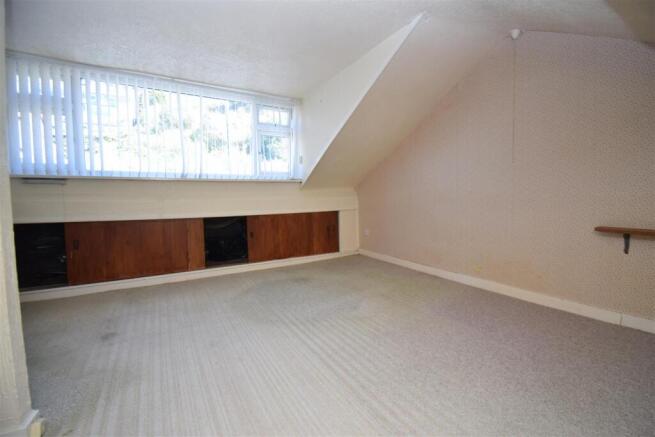 Attic Bedroom 1.JPG