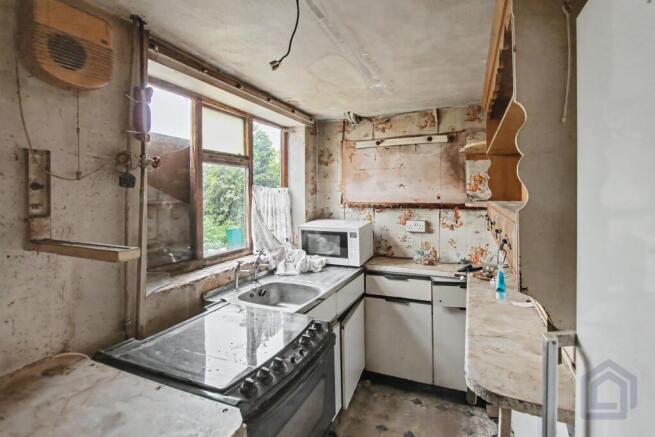 3 bed Semi-Detached for sale Image 6