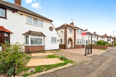 Habgood Road, LOUGHTON, Essex, IG10