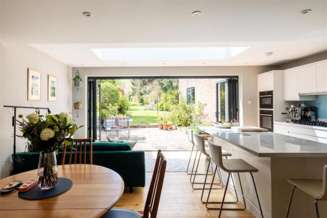 26 Oathall Avenue-16.jpg