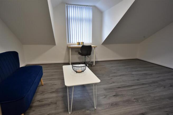 1 bed Apartment to rent Image 5