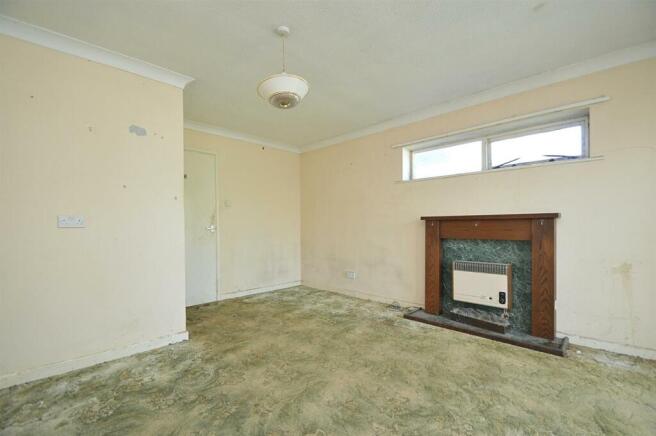 resizedSittingRoom2.jpg