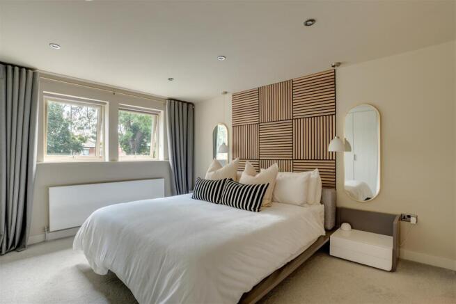 4 bed Detached for sale Image 12