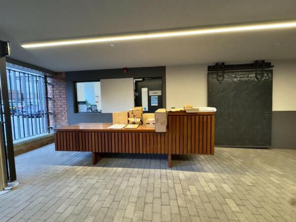 CONCIERGE DESK