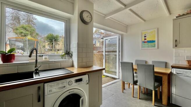 Kitchen / dining room