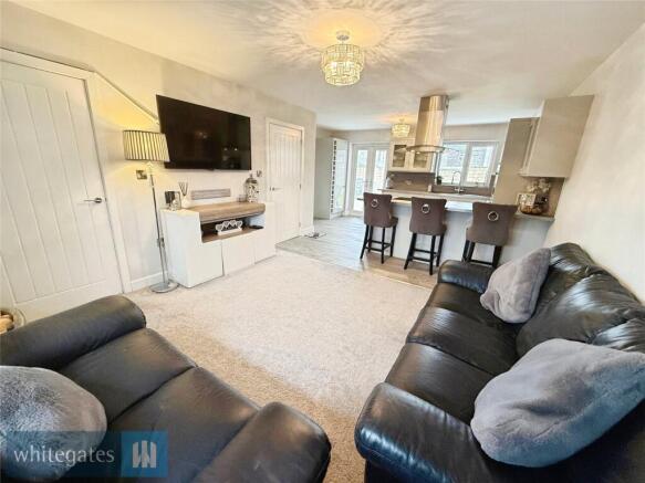 4 bed Detached for sale Image 5