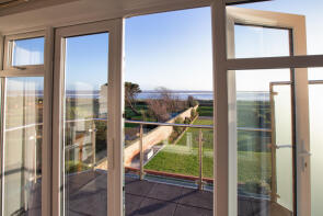 8 The Penthouse, 10 The Willows, Clifton Drive, Lytham St. Annes FY8 5RQ
