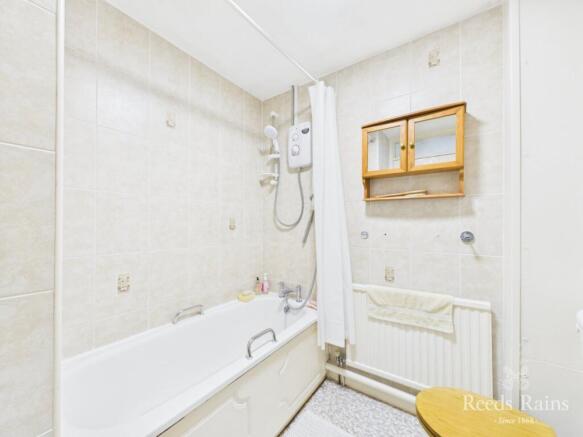 2 bed Apartment for sale Image 7