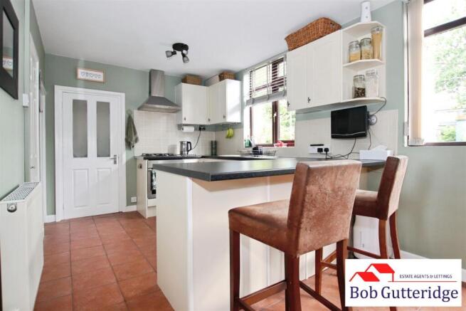 OPEN PLAN FITTED KITCHEN / DINING ROOM