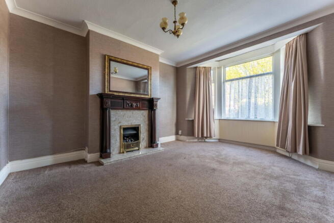5 bed Semi-Detached for sale Image 5