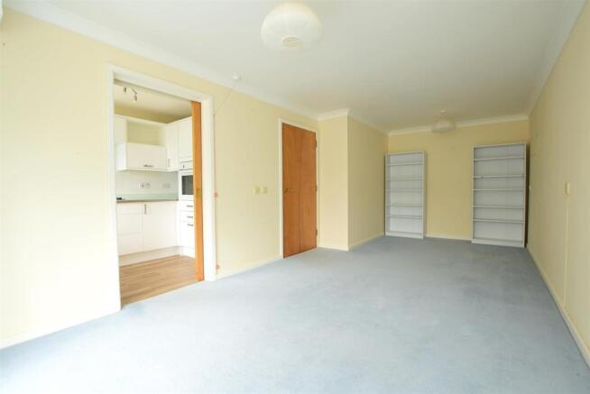 Lounge/ Dining Room