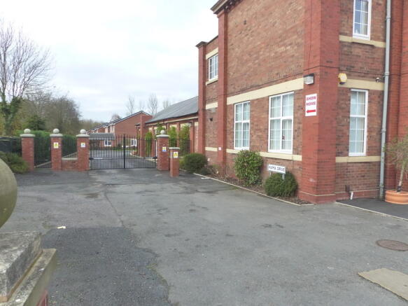 Photo 16