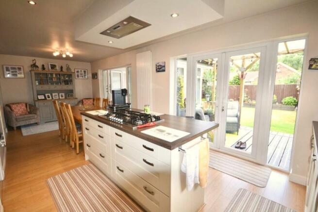 OPEN PLAN KITCHEN