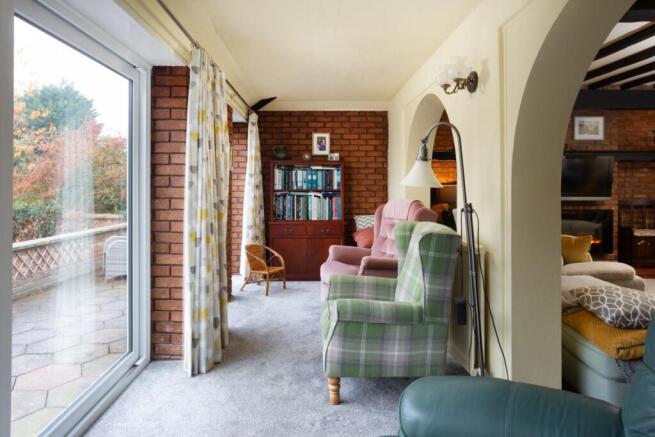 4 bed Detached for sale Image 5