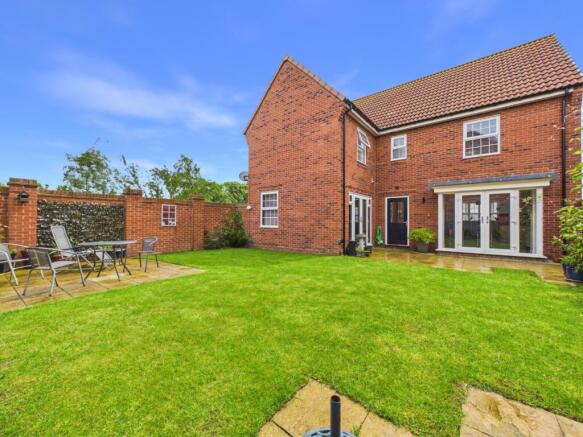 4 bed Detached for sale Image 4