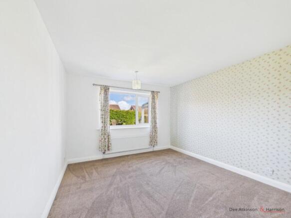 2 bed Semi-Detached Bungalow for sale Image 9