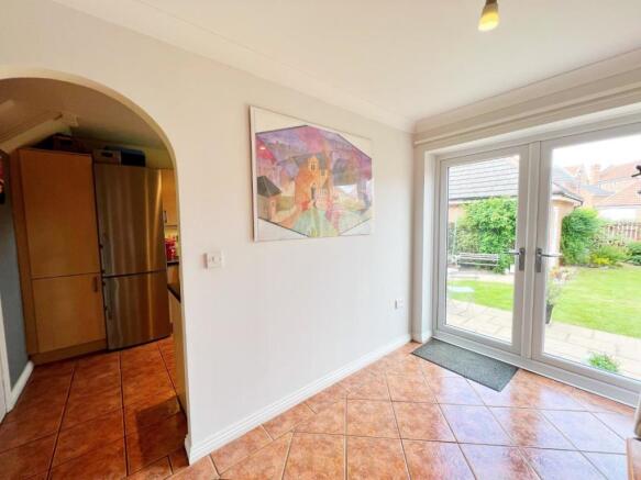 Dining Room pic 4.jpg