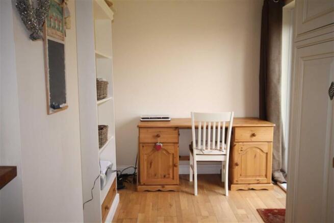 BEDROOM 2