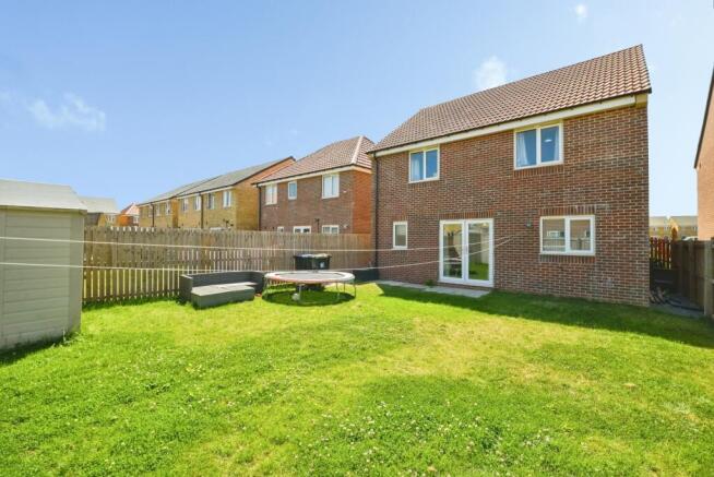 4 bed Detached for sale Image 7