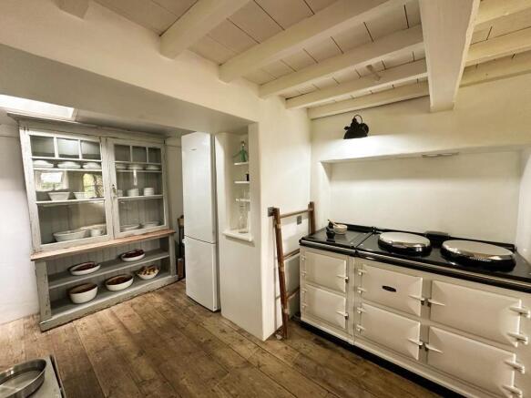 5 bed Cottage for sale Image 11