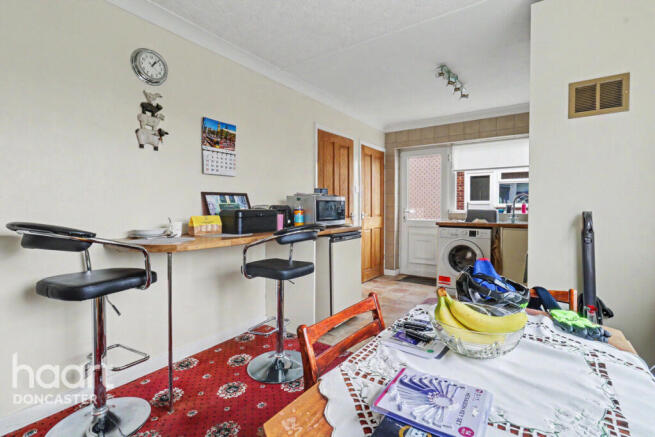 3 bed Semi-Detached for sale Image 11