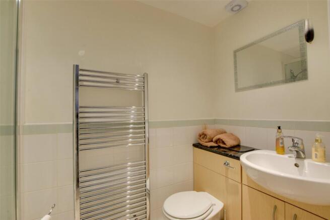 2 bed Flat for sale Image 10