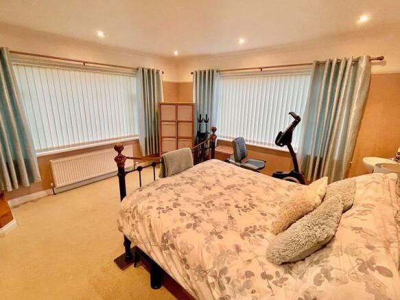 Bedroom 1 (2)