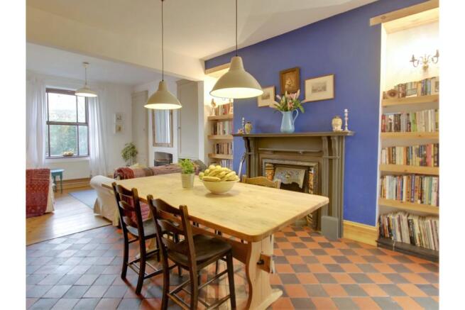 Lounge/Dining Room