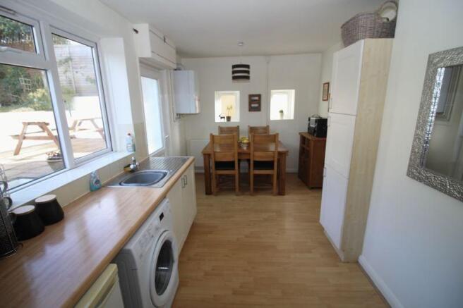 Kitchen / Dini...