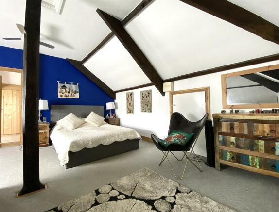 Main Bedroom Suite