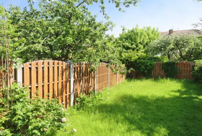 3 bed Semi-Detached for sale Image 4