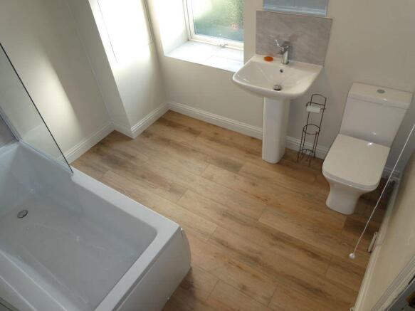 3 bed Terraced to rent Image 12