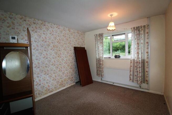 Bedroom 1.JPG
