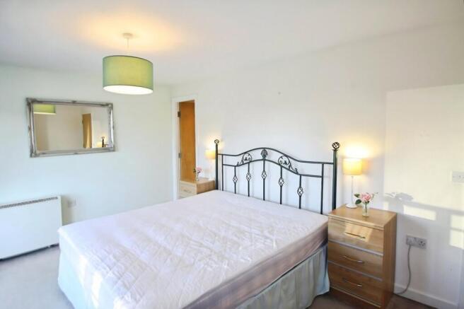 3 bed Flat to rent Image 9