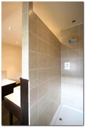 Bathroom2