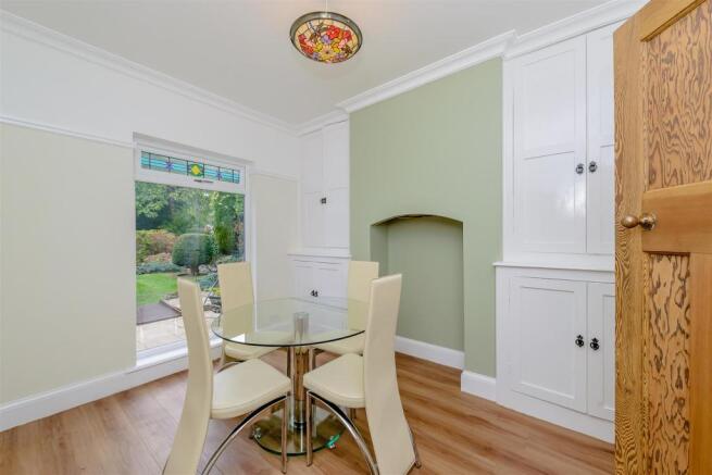 8364306-interior11.jpg
