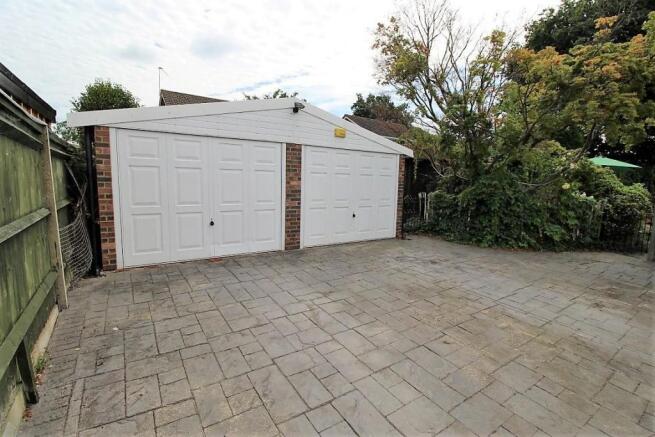 Garage & Driveway