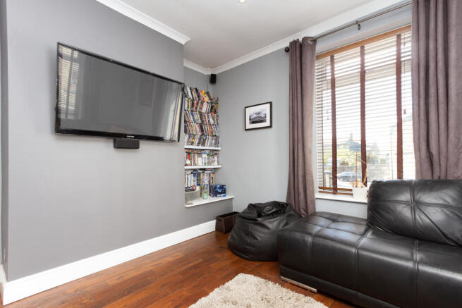 Sitting Room Pic2
