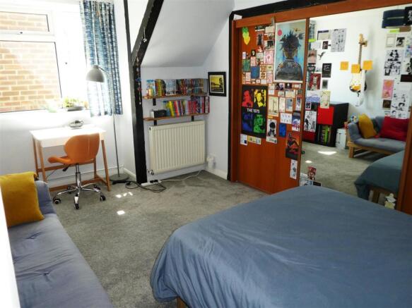 bed2pic1.JPG