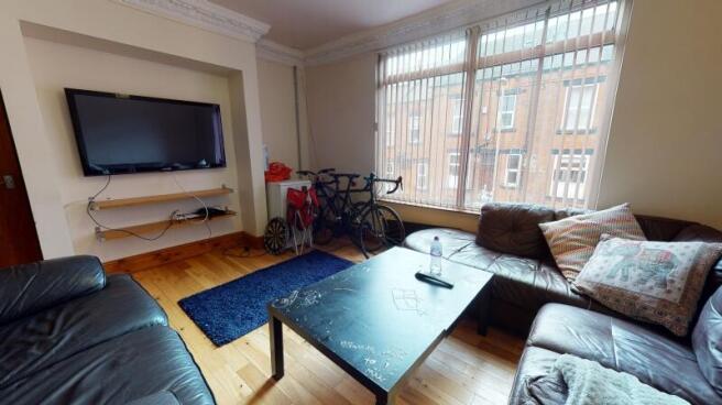 6 bed Terraced to rent Image 9