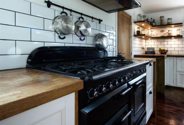 24.Kitchen2.jpg