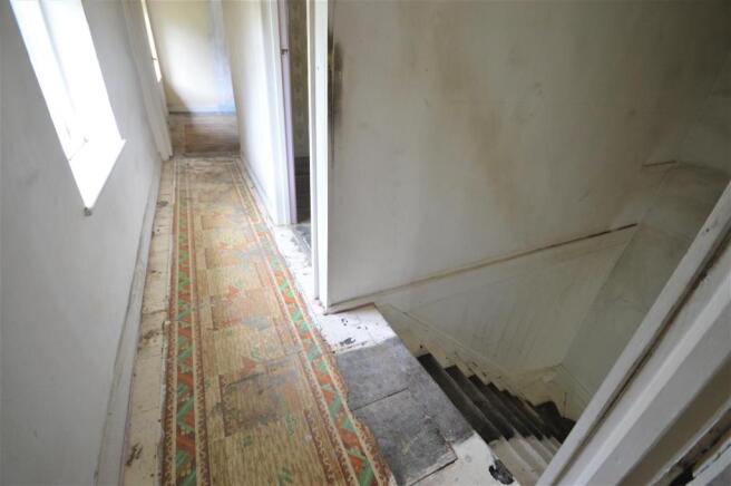 LANDING STAIRCASE