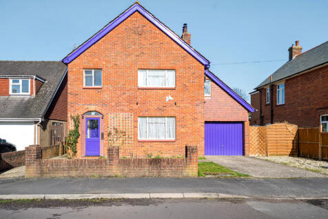 Queens Road, Alton, GU34