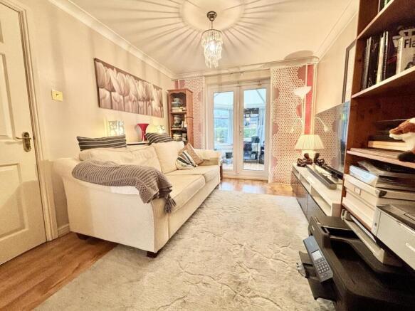 5 bed Detached for sale Image 10