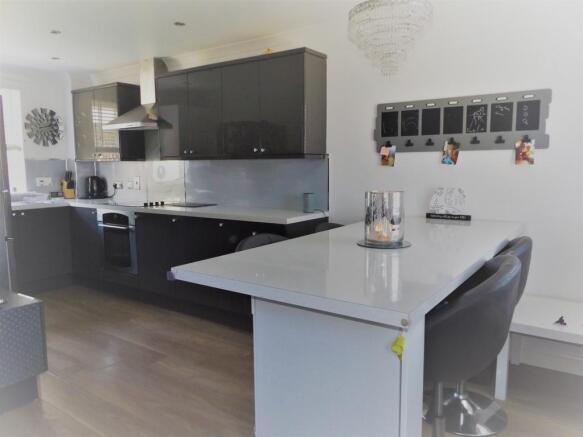 Kitchen/Dining