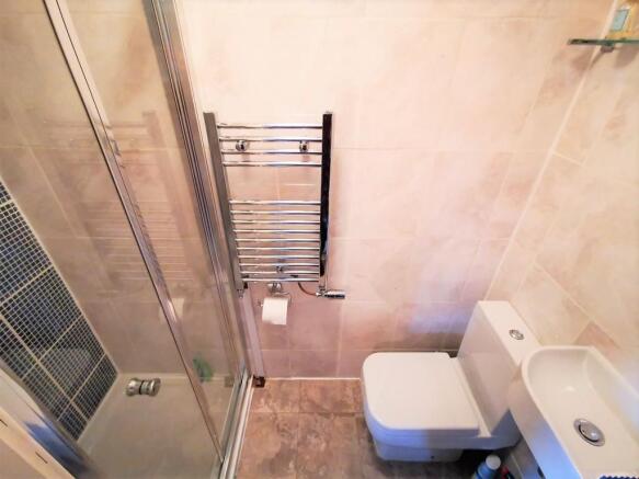 EN SUITE TO BEDRO...