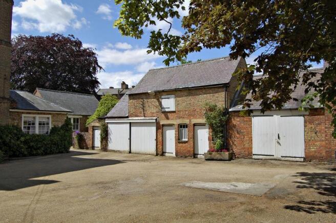 Yard & Outbuildings