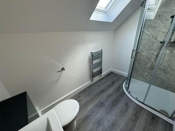 En suite Bedroom ...