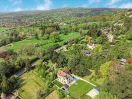 Mountross, Cleeve Hill, Southam, Cheltenham GL52 3QE